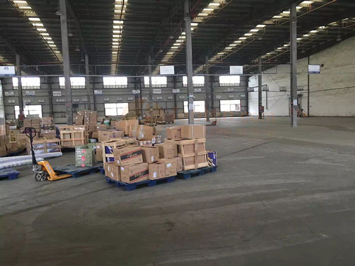 LED 2G11 Tube Light Used in Logistics Park